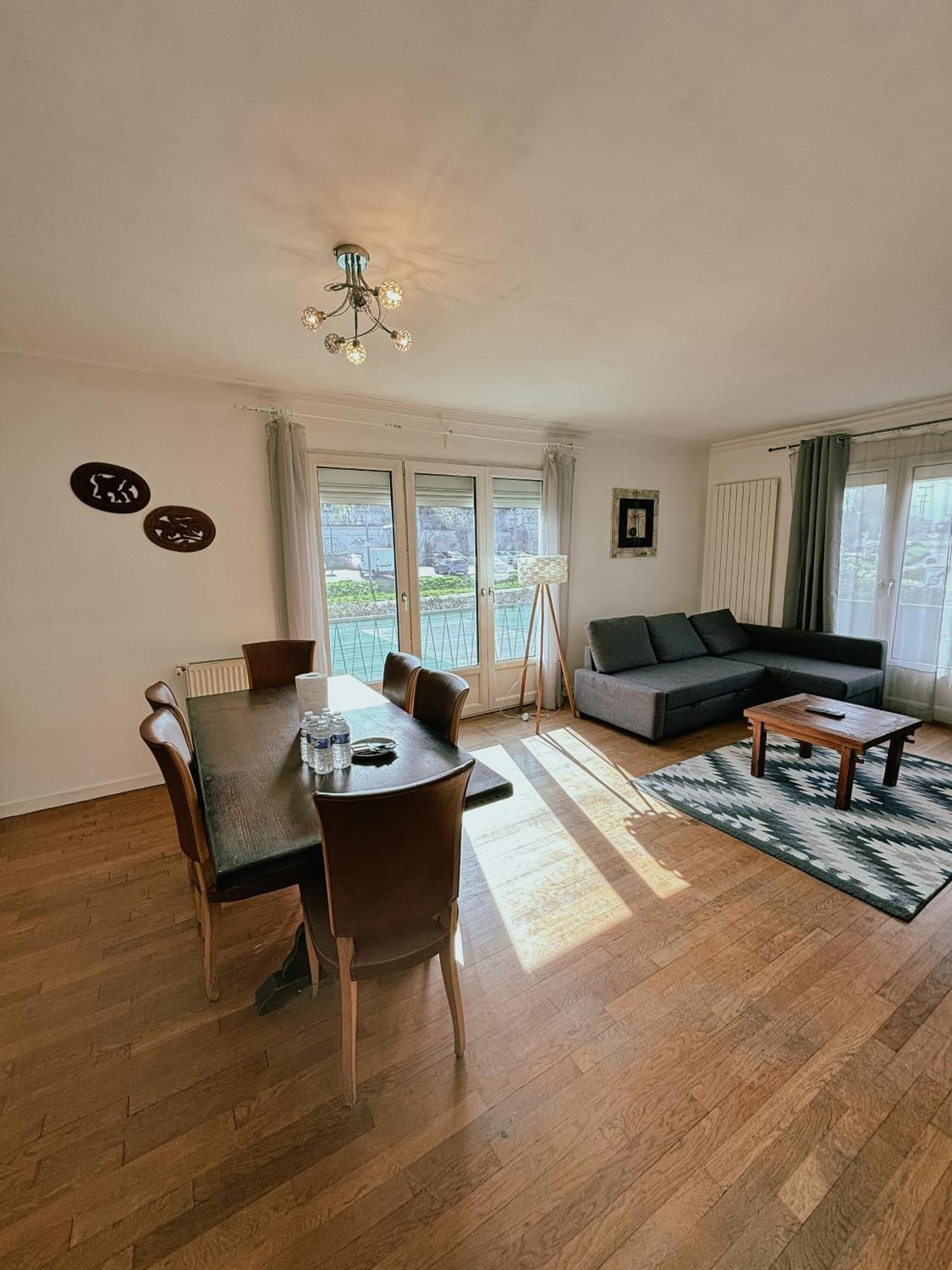 Duplex Avec Jardin - Proche Paris - Disneyland - Rer - نْوازي لو جْرا المظهر الخارجي الصورة